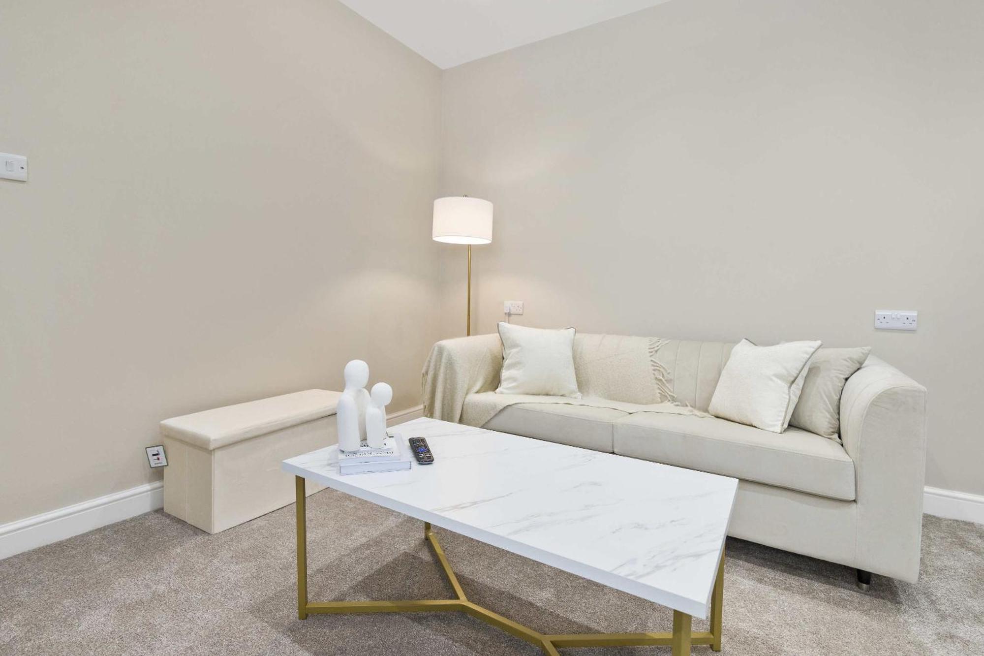 The Park Road Suites By Stamp Sa Blackpool Room photo