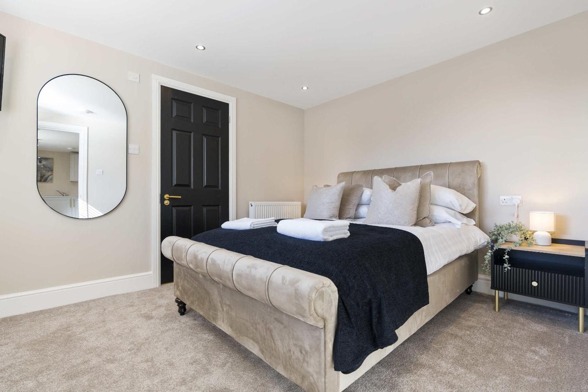 The Park Road Suites By Stamp Sa Blackpool Room photo
