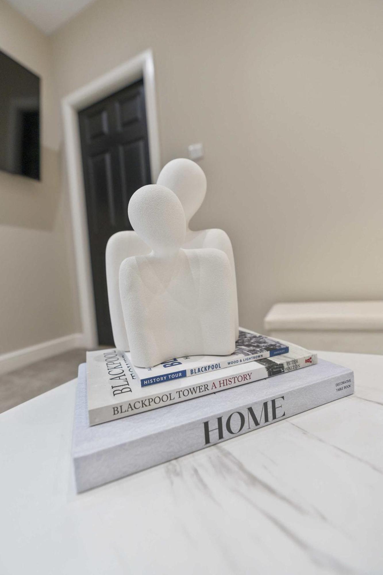 The Park Road Suites By Stamp Sa Blackpool Room photo