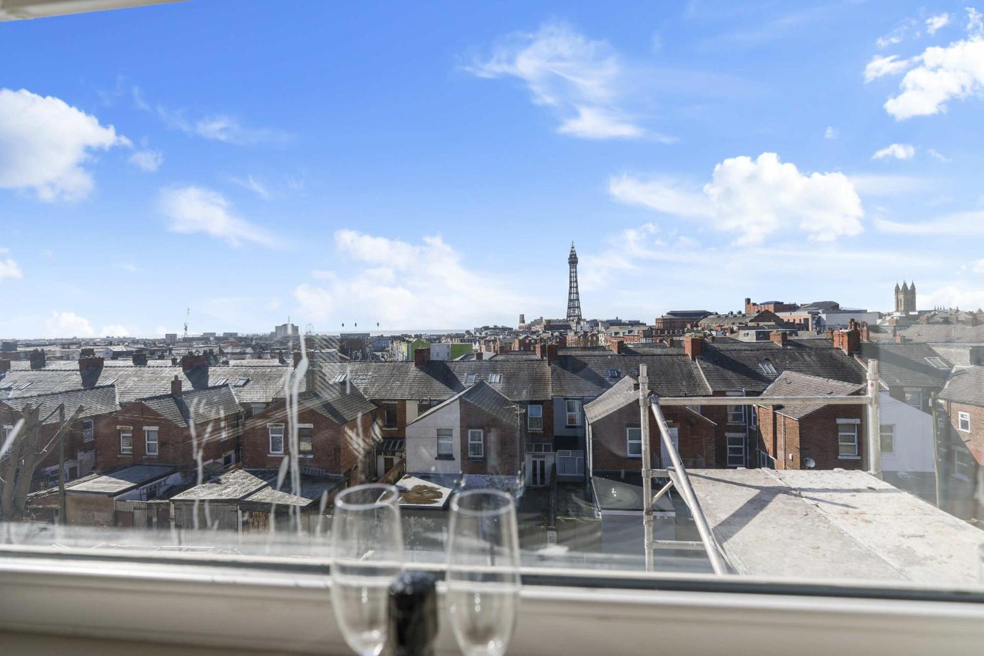 The Park Road Suites By Stamp Sa Blackpool Room photo